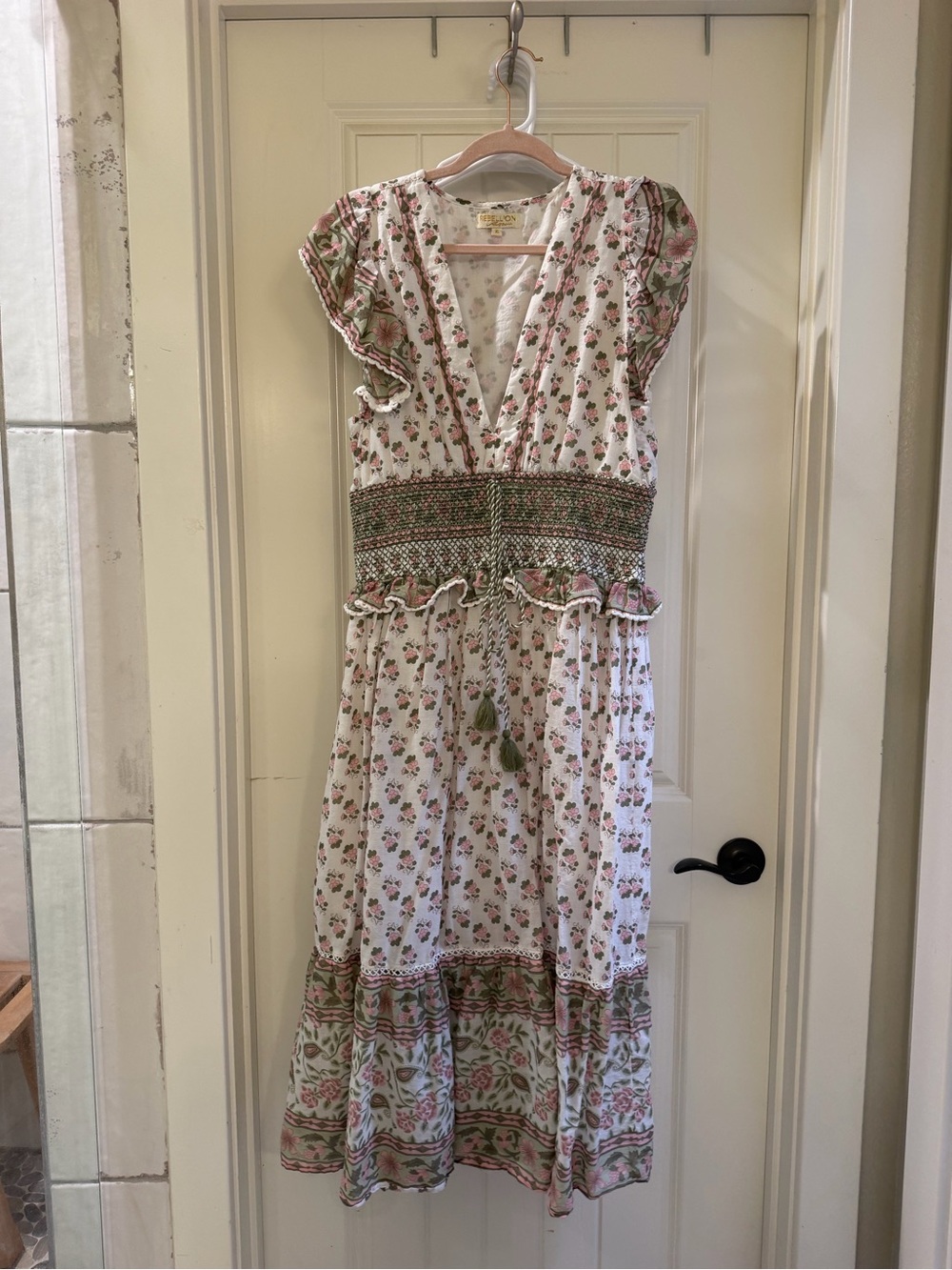 Rebellion Again Boho Floral Midi Dress in White and Green. Extra large. New